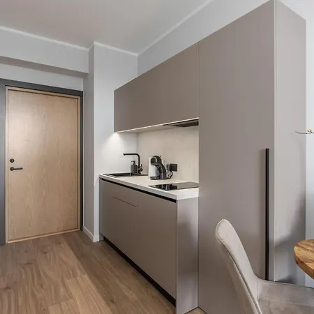 P6 Old Town Apartment *