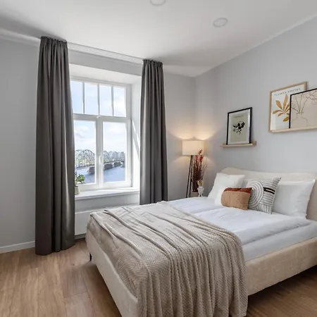 P6 Old Town Apartment *
